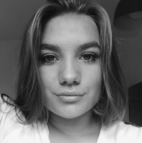 Meet your Posher, Helga - Picture 1 of 1